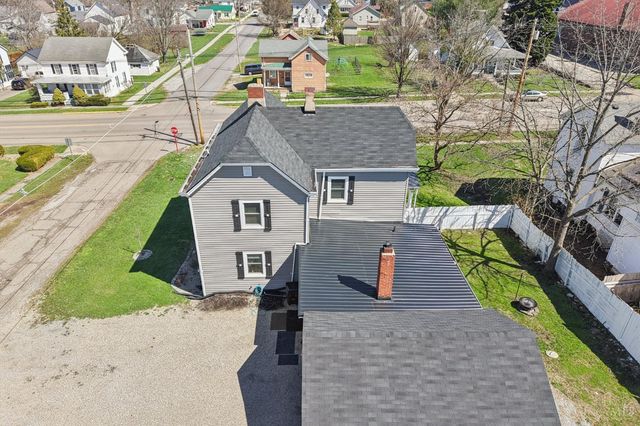 213 N Broadway St, Blanchester, OH 45107