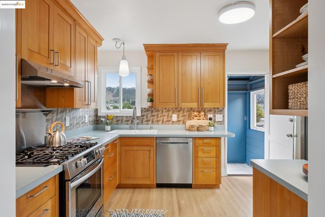 1804 San Benito St, Richmond, CA 94804