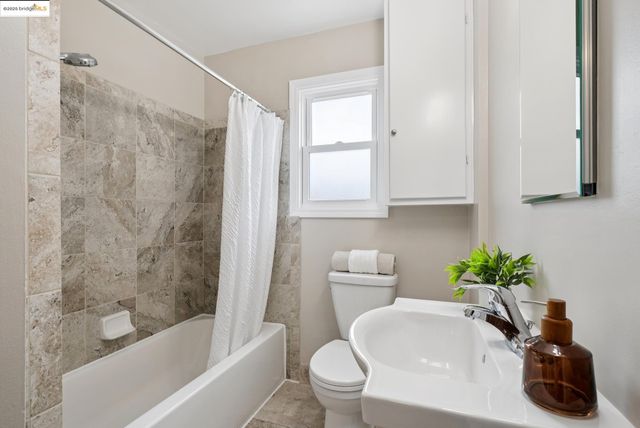 1804 San Benito St, Richmond, CA 94804