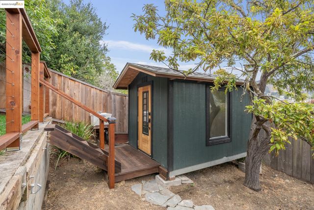 1804 San Benito St, Richmond, CA 94804