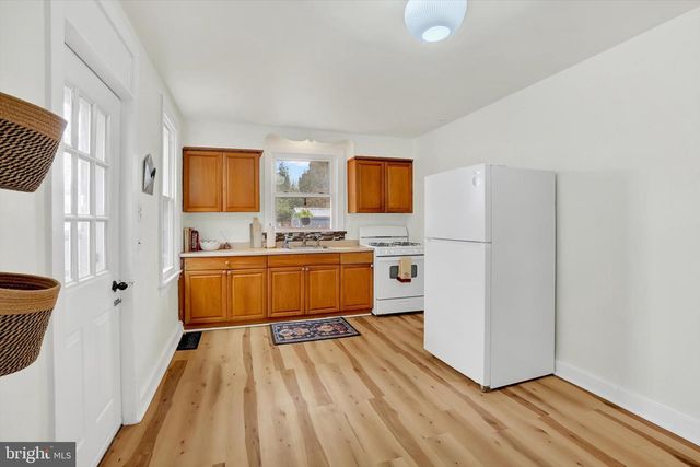 1147 E KING ST, York, PA 17403