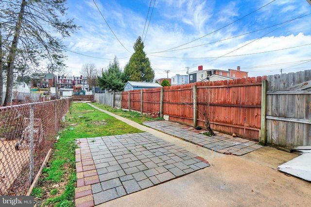 1147 E KING ST, York, PA 17403