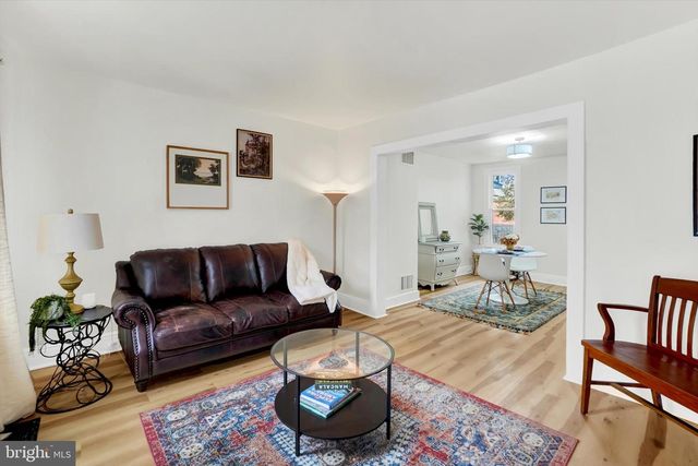 1147 E KING ST, York, PA 17403