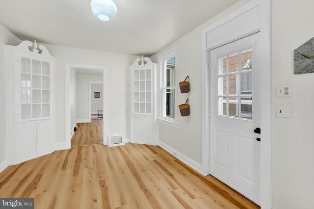 1147 E KING ST, York, PA 17403