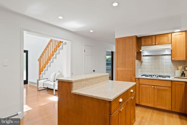 3525 W SCHOOL HOUSE LN, Philadelphia, PA 19129