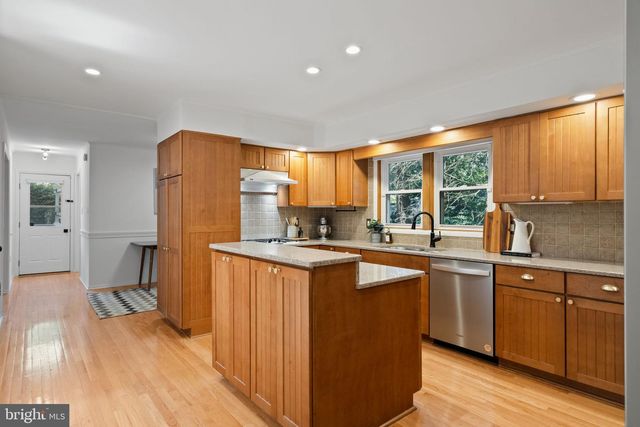 3525 W SCHOOL HOUSE LN, Philadelphia, PA 19129