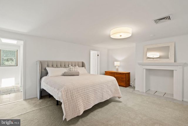 3525 W SCHOOL HOUSE LN, Philadelphia, PA 19129