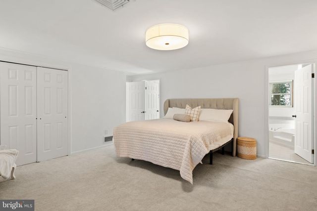 3525 W SCHOOL HOUSE LN, Philadelphia, PA 19129