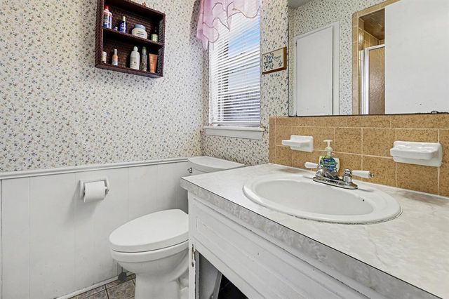 1040 NW 10th Street, Moore, OK 73160