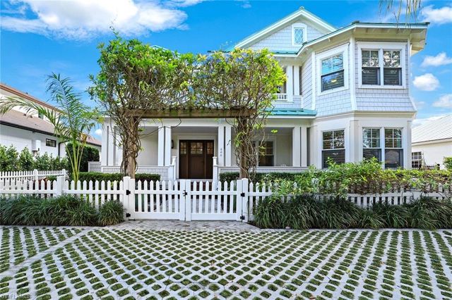 444 2nd AVE N, Naples, FL 34102