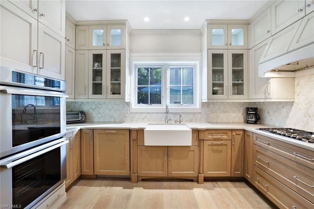 444 2nd AVE N, Naples, FL 34102