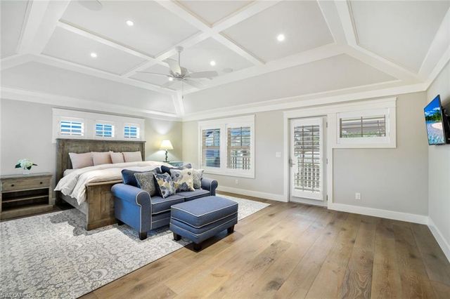 444 2nd AVE N, Naples, FL 34102