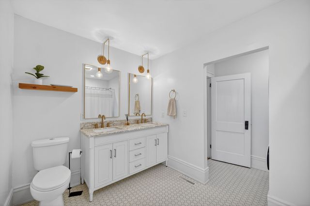 3621 Woodland Avenue, Des Moines, IA 50312