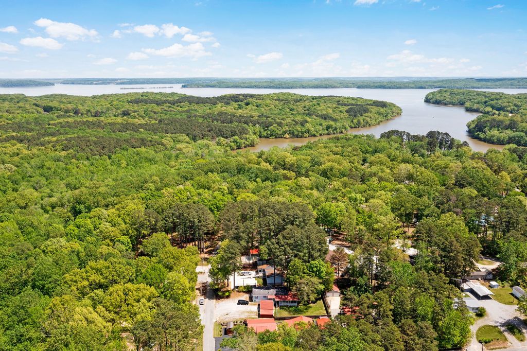 156 Chuckwood Dr, Springville, TN 38256