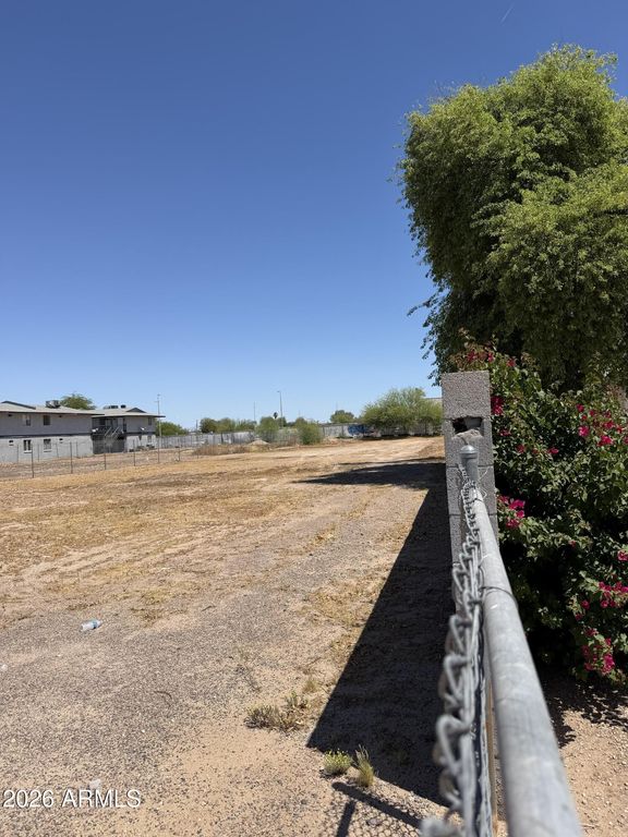 5225 S 7TH Street -, Phoenix, AZ 85040 — photo 2