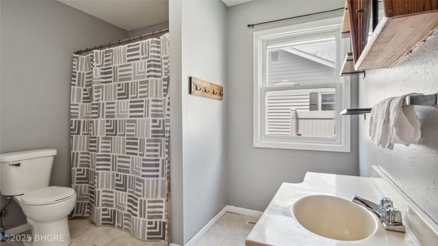 409 W Filmore Street, Winterset, IA 50273