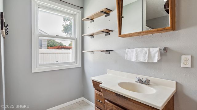 409 W Filmore Street, Winterset, IA 50273