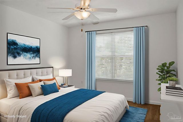 1342 Tiger Lake Dr, Gulf Breeze, FL 32563