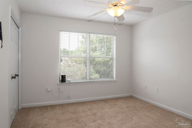 1342 Tiger Lake Dr, Gulf Breeze, FL 32563