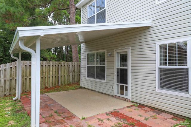 1342 Tiger Lake Dr, Gulf Breeze, FL 32563