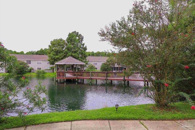 1342 Tiger Lake Dr, Gulf Breeze, FL 32563