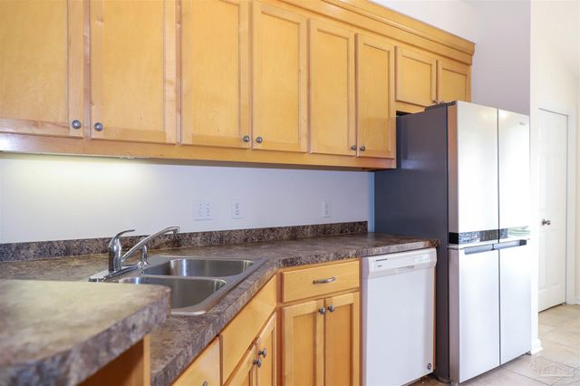 1342 Tiger Lake Dr, Gulf Breeze, FL 32563