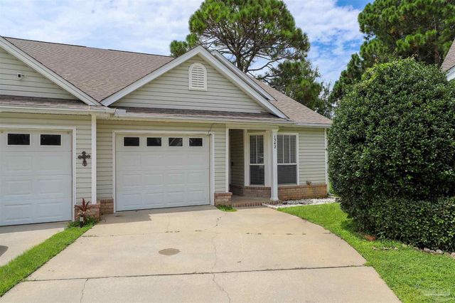 1342 Tiger Lake Dr, Gulf Breeze, FL 32563