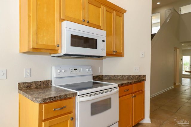 1342 Tiger Lake Dr, Gulf Breeze, FL 32563