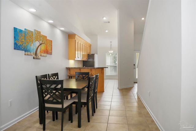 1342 Tiger Lake Dr, Gulf Breeze, FL 32563