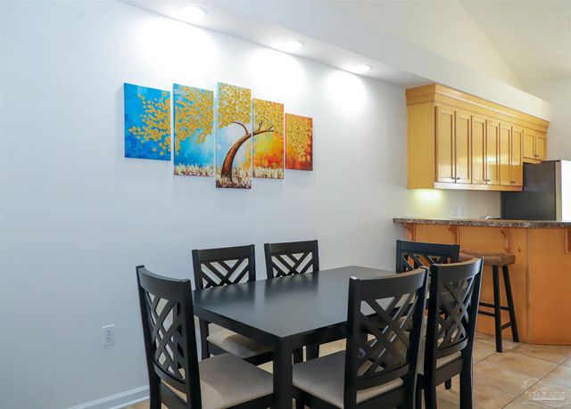 1342 Tiger Lake Dr, Gulf Breeze, FL 32563