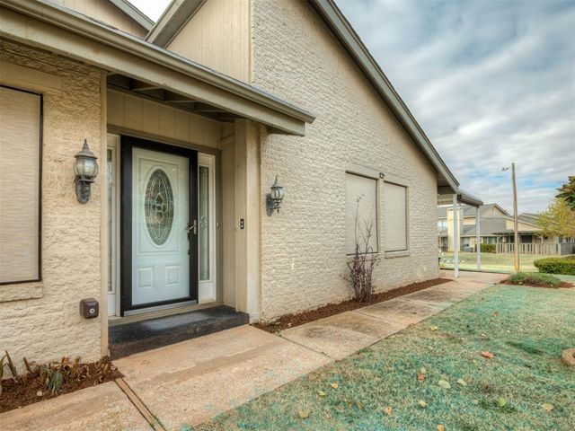 9923 Hefner Village Place, Oklahoma City, OK 73162