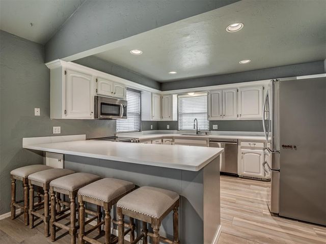 9923 Hefner Village Place, Oklahoma City, OK 73162