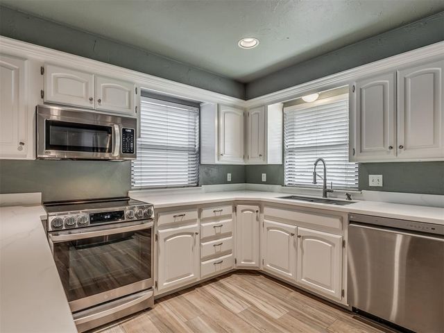 9923 Hefner Village Place, Oklahoma City, OK 73162