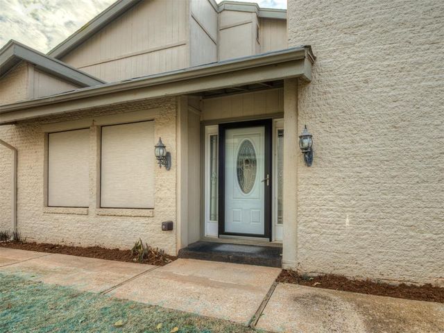 9923 Hefner Village Place, Oklahoma City, OK 73162