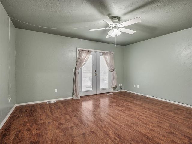 9923 Hefner Village Place, Oklahoma City, OK 73162