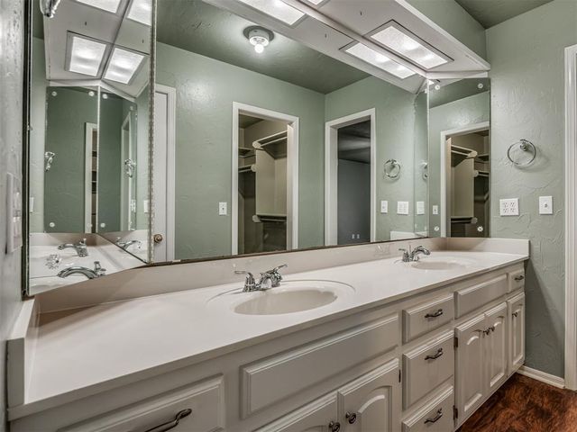 9923 Hefner Village Place, Oklahoma City, OK 73162