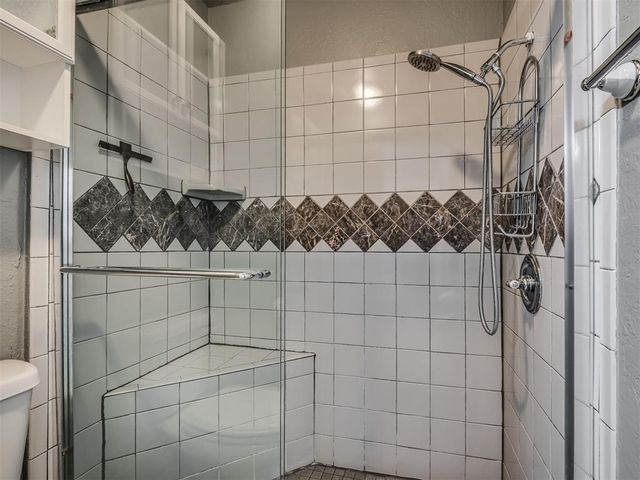 9923 Hefner Village Place, Oklahoma City, OK 73162