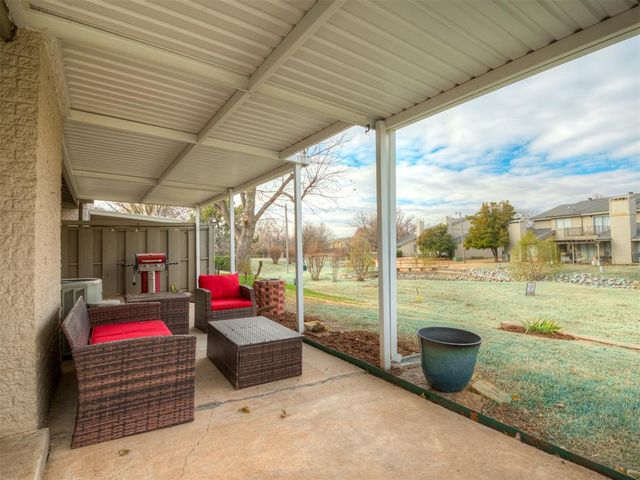 9923 Hefner Village Place, Oklahoma City, OK 73162