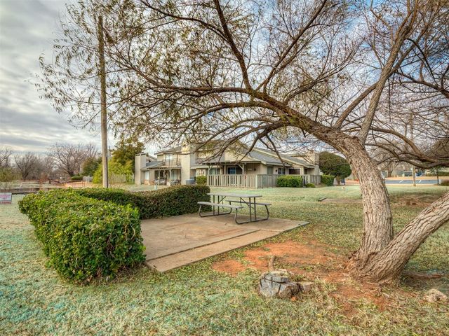 9923 Hefner Village Place, Oklahoma City, OK 73162