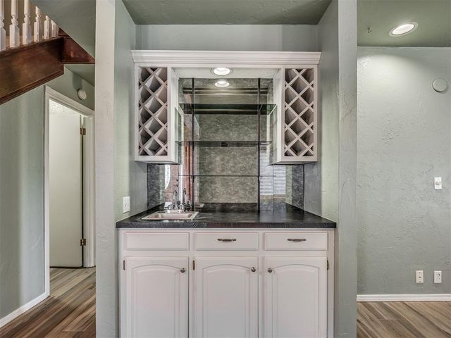 9923 Hefner Village Place, Oklahoma City, OK 73162