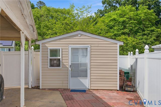 616 Pinehurst Ave, Colonial Heights, VA 23834