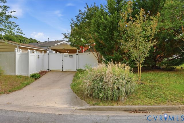 616 Pinehurst Ave, Colonial Heights, VA 23834