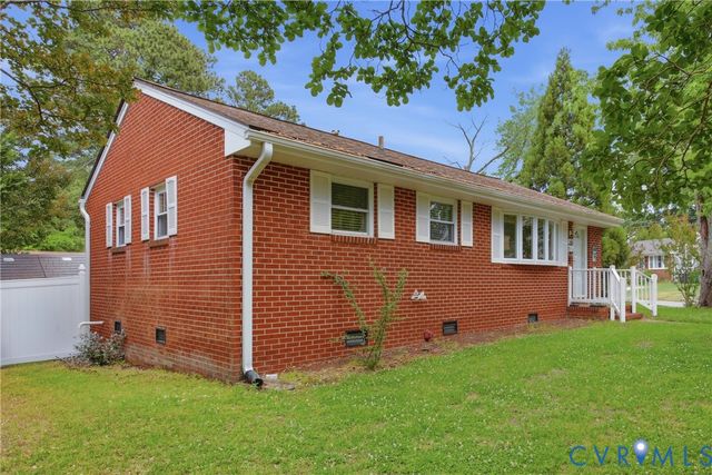 616 Pinehurst Ave, Colonial Heights, VA 23834