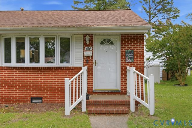 616 Pinehurst Ave, Colonial Heights, VA 23834