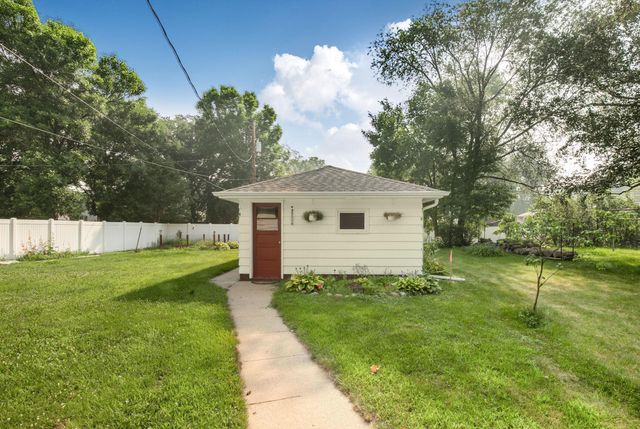 916 River Avenue S, Sauk Rapids, MN 56379