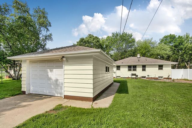 916 River Avenue S, Sauk Rapids, MN 56379