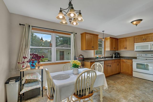 916 River Avenue S, Sauk Rapids, MN 56379