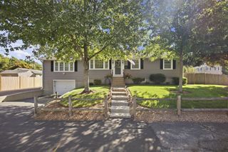 17 Grove Ave, Holbrook, MA 02343