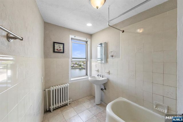 400 Deal Lake Drive 7H, Asbury Park, NJ 07712
