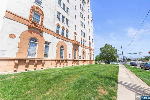 400 Deal Lake Drive 7H, Asbury Park, NJ 07712